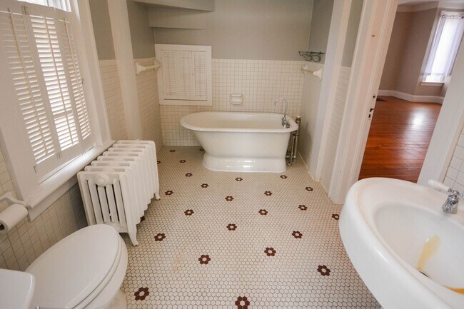Building Photo - Incredible home in the heart of Historic SW!