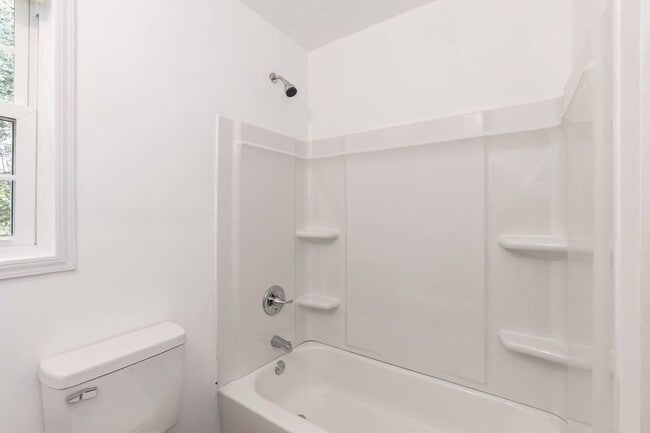 Building Photo - Completely Remodeled One Bedroom Home!
