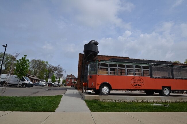 Building Photo - Newly Renovated 4 Bedroom Near Franklin Park- First month rent free