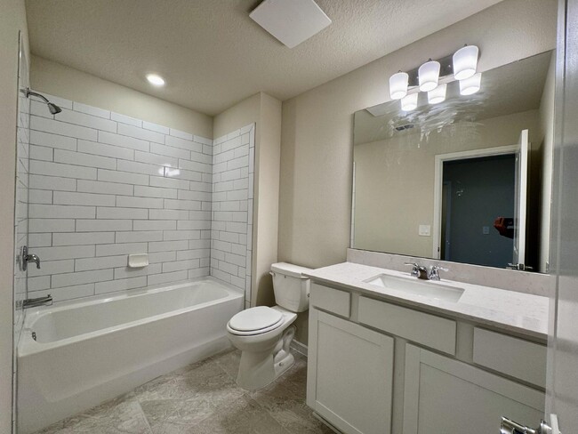 Building Photo - Brand New Townhome in Kissimmee, FL – $2,0...