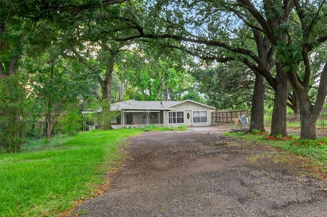 Building Photo - 3438 5th St