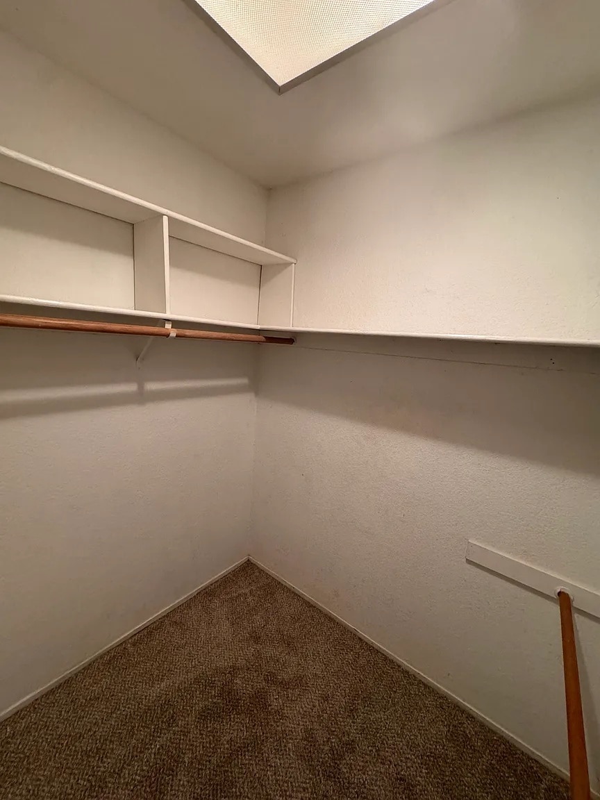 Building Photo - 5327 Hillsdale Blvd