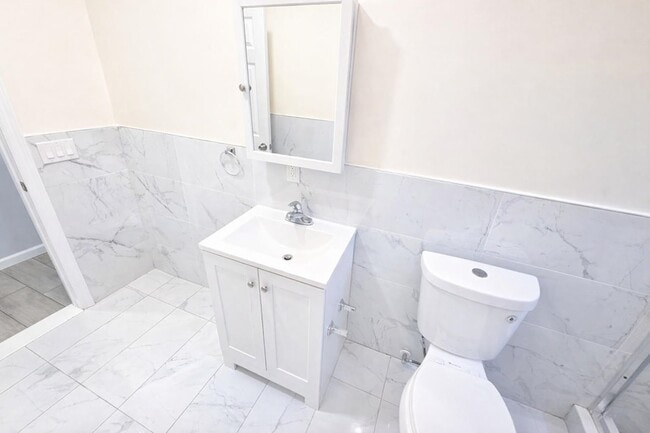 Building Photo - 5114 Hudson Ave