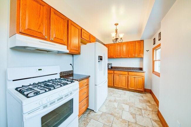 Building Photo - Stunning 3 bedroom home in Bon Air availab...