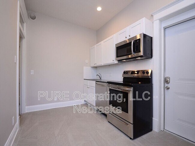 Building Photo - 2969 Harris St