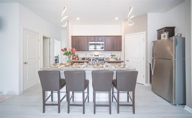 Building Photo - 825 Orchid Grove Blvd