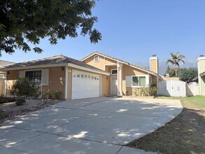 Building Photo - Beautiful Home in a Cul-de sac