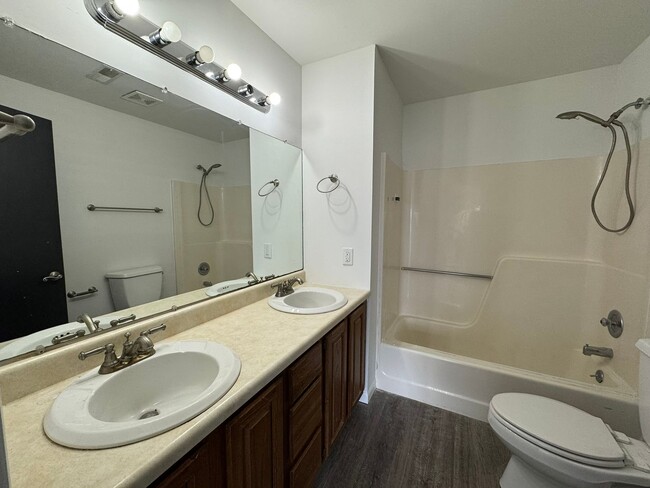 Building Photo - 201- 203 Briarcrest Ct