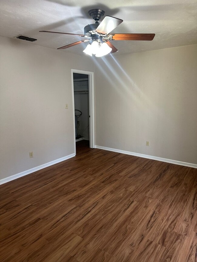 Building Photo - 1640 Willow Bend Way