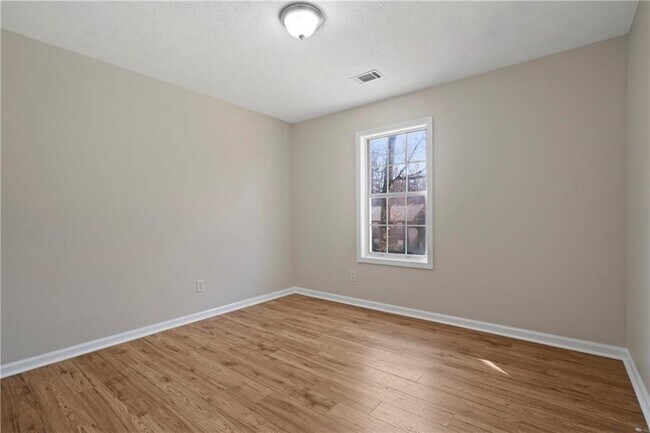 Building Photo - 3323 Old Oaks Rd