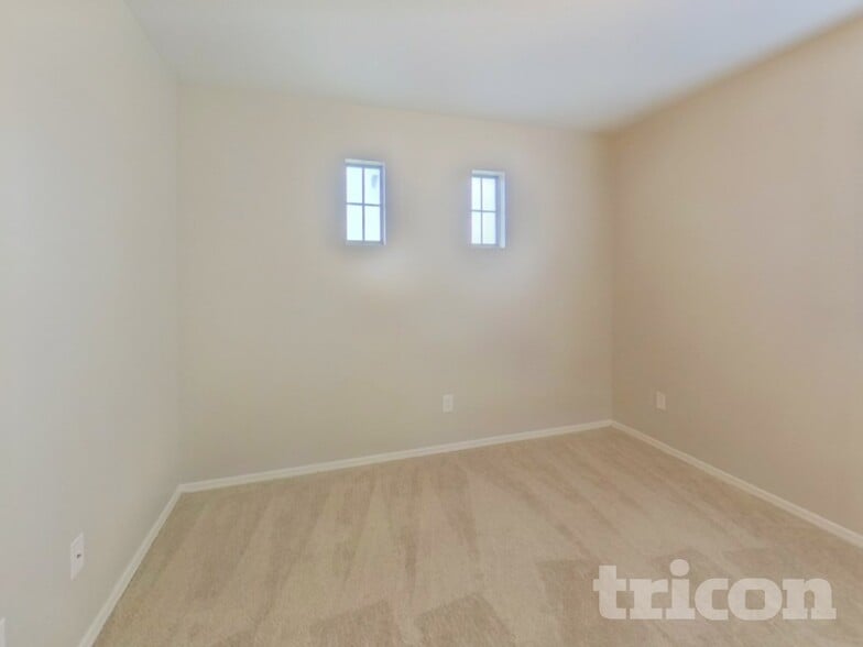 Building Photo - 35002 N Bandolier Dr