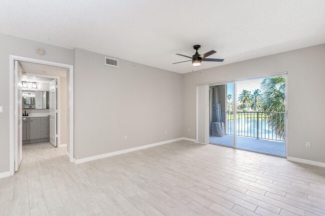 Building Photo - 2600 S University Dr