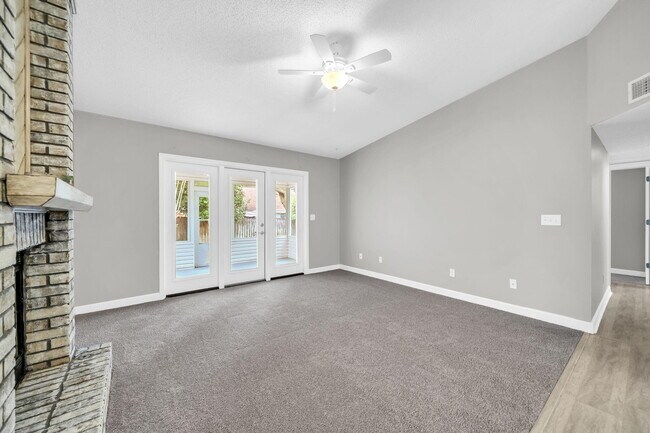 Building Photo - 3930 Balsam Dr