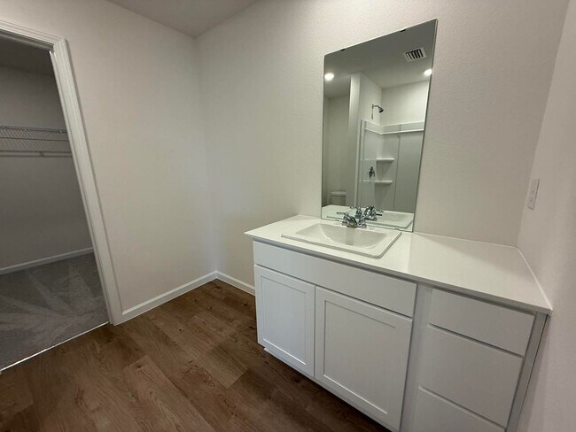 Building Photo - MOVE-IN SPECIAL - LIMITED OFFER!! Four Bedroom/Two Bath - Summerdale