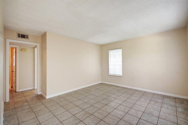 Building Photo - 1202 Artesian Cir