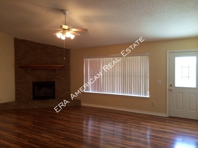 Building Photo - 515 Risen Star Dr