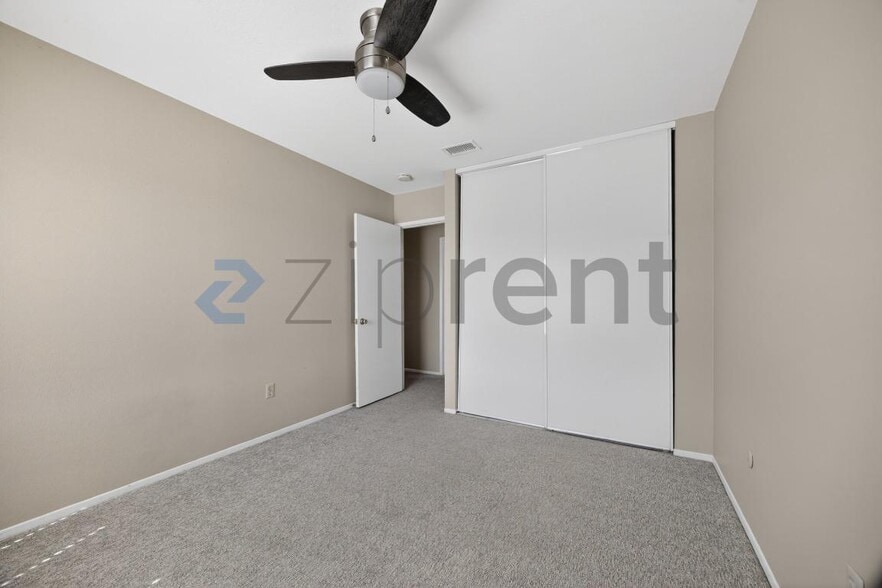 Building Photo - 1665 Hawk Ridge Pl