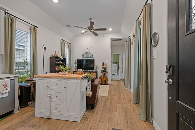 Building Photo - 18323 Tiger Flowers Dr