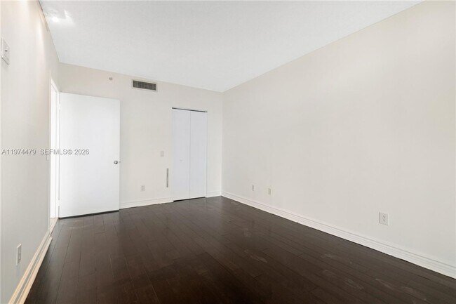 Building Photo - 21205 NE 37th Ave