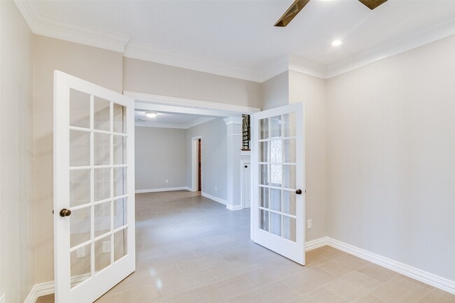 Building Photo - 5125 Carriage Bend Dr