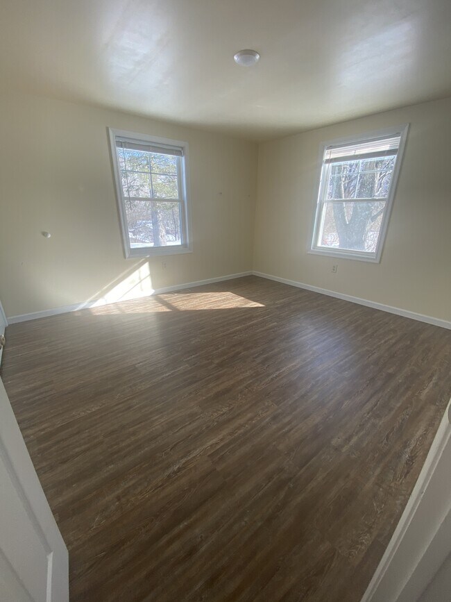 Building Photo - 71 Boddy Ln