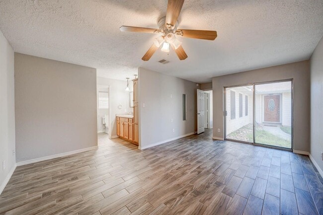 Building Photo - 23115 Pennsgrove Rd