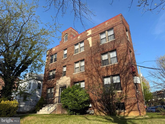 Primary Photo - 5601 Colorado Ave NW