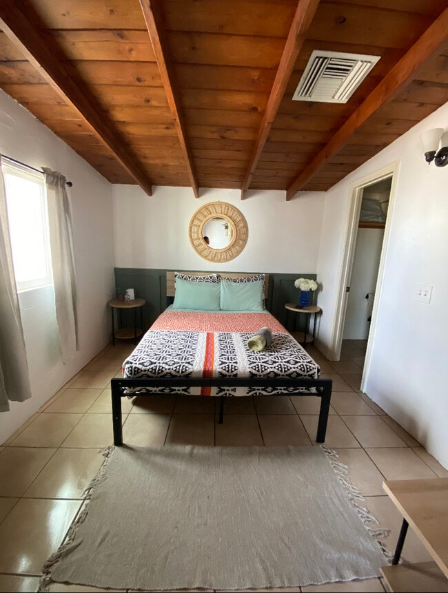 Building Photo - 174 W Borrego St