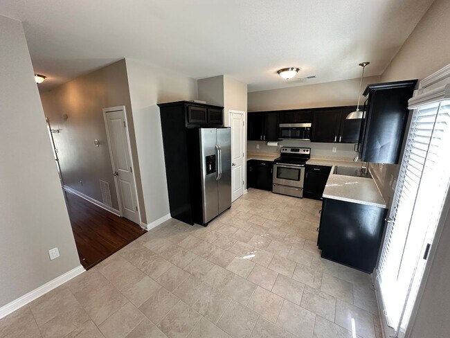 Building Photo - 408 Cunningham Ln