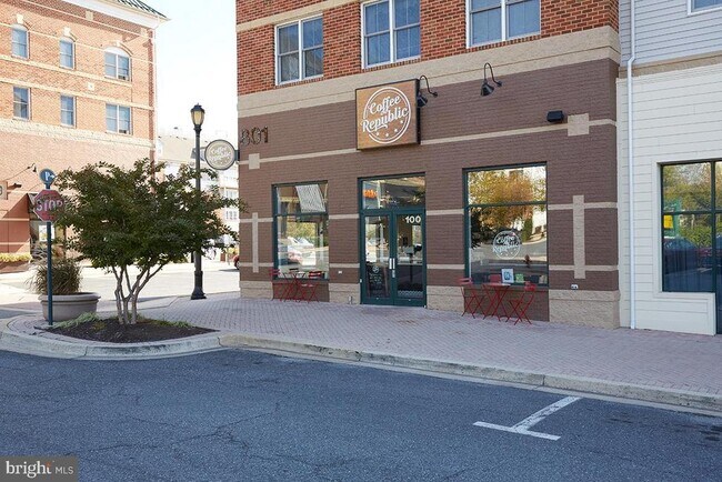 Building Photo - 300 King Farm Blvd