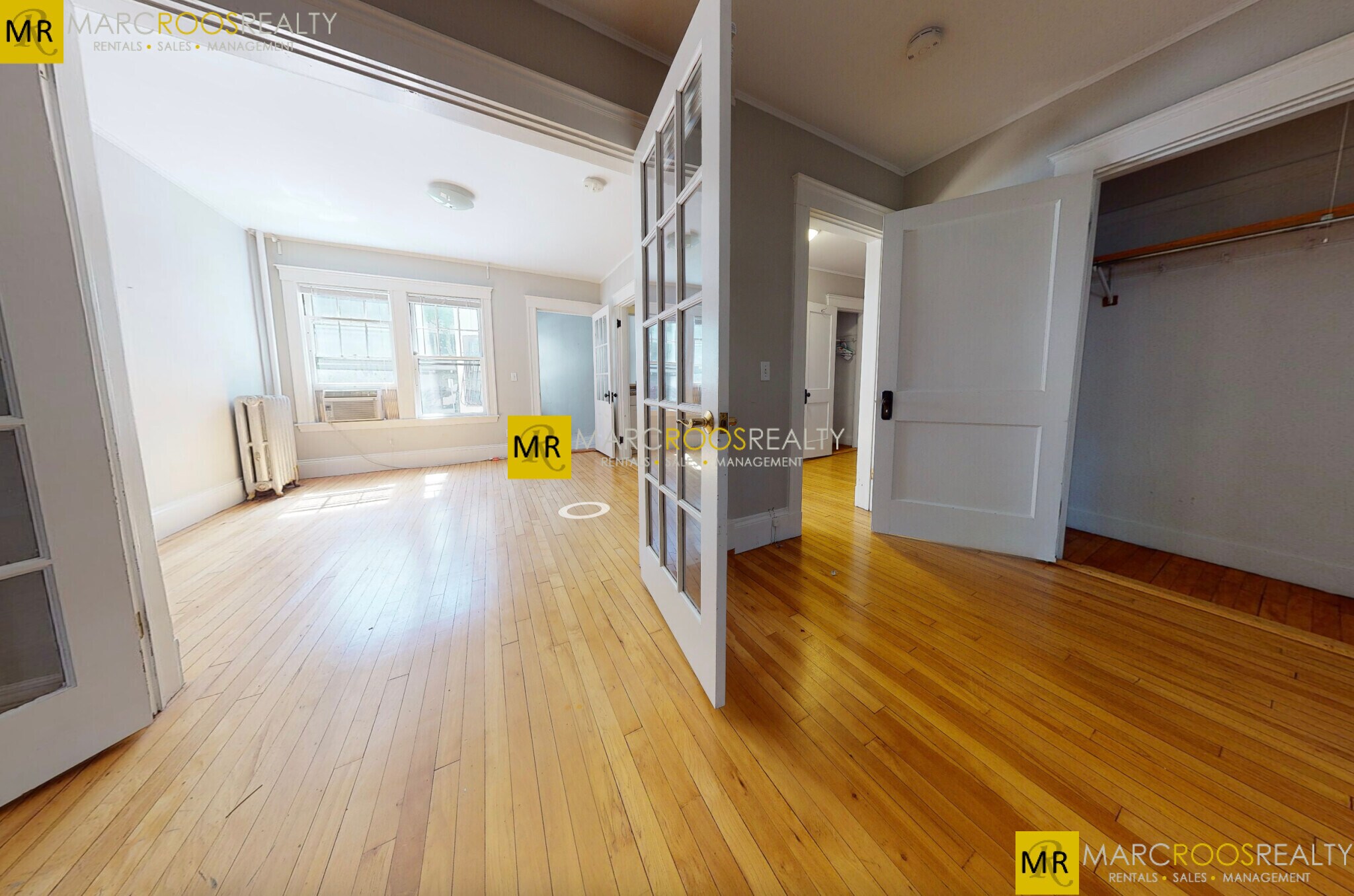 Building Photo - 11 Story St