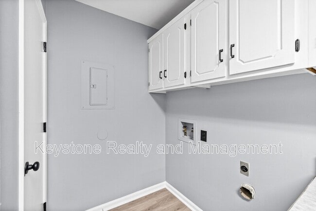 Building Photo - 1937 High St