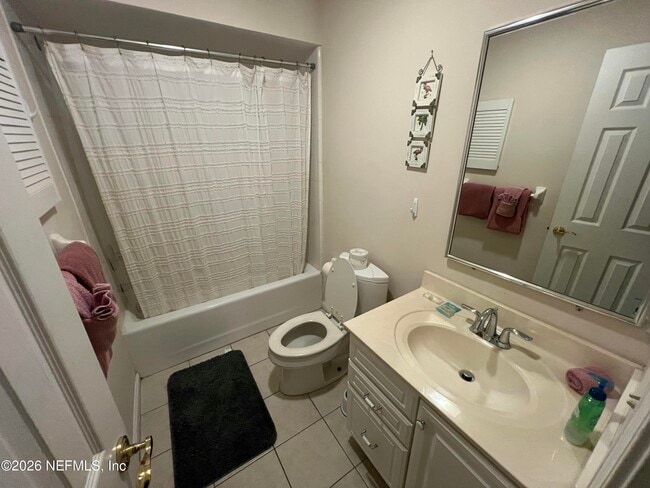 Building Photo - 1018 1st St S