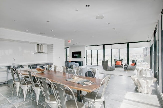 Building Photo - Terrific One Bedroom Condo in Truxton Circle!