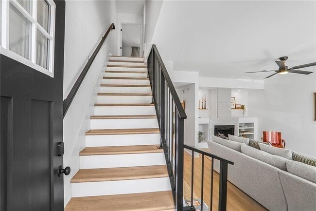 Building Photo - 1210 Cleburne Ave NE