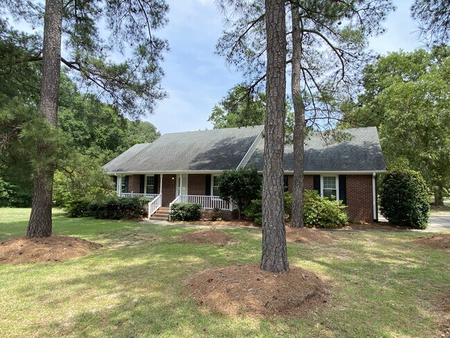 Building Photo - 21 Pineridge Dr