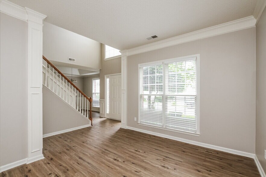 Building Photo - 137 Chere Helen Dr