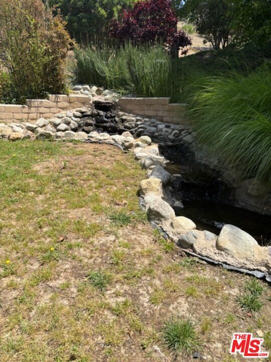 Building Photo - 1644 Palisades Dr
