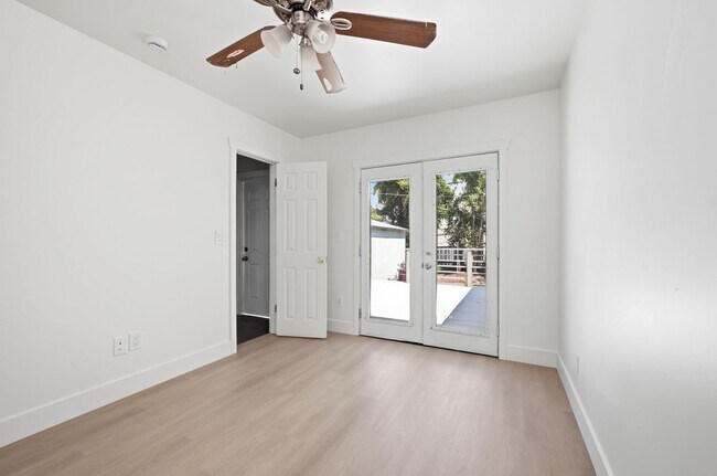 Building Photo - 6204 Mary Ln Dr