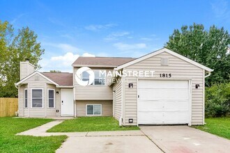 Building Photo - 3 Bedroom Pet-Friendly Home in INDIANAPOLIS, IN with Main Street Renewal