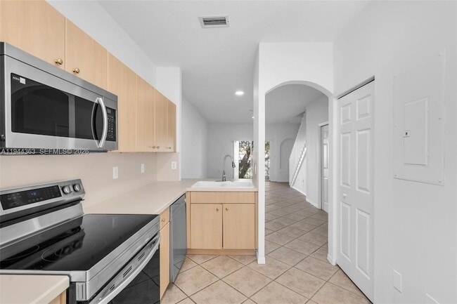 Building Photo - 5670 NW 116th Ave