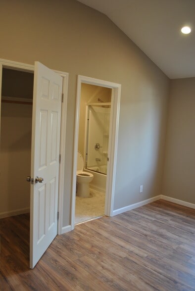 Building Photo - 21391 Locust St