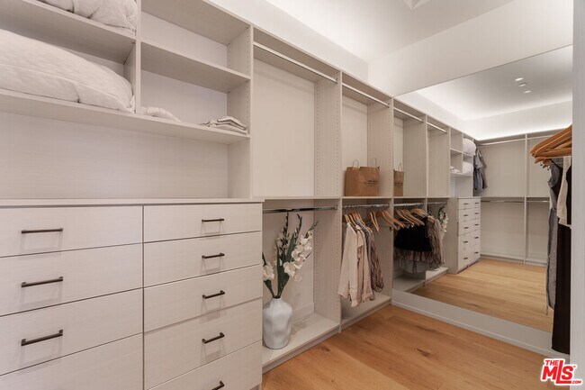 Building Photo - 929 Marco Pl