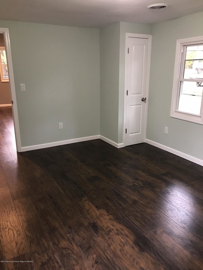 Building Photo - 32 Frazee Pl