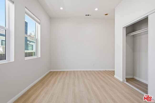 Building Photo - 3765 Globe Ave