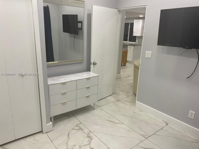 Building Photo - 2242 Polk St