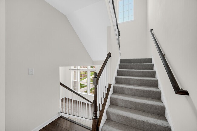 Building Photo - 4456 Monroe Ct