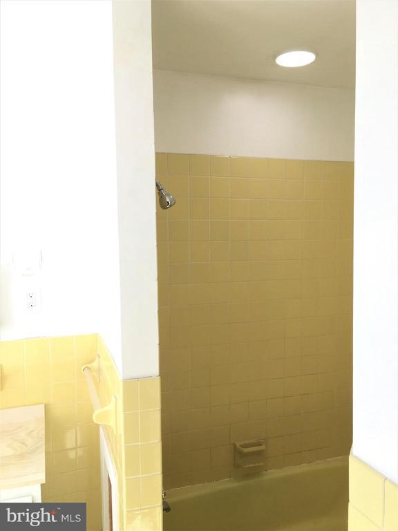 Building Photo - 25 W Boscawen St