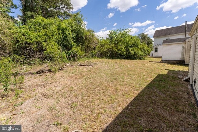 Building Photo - 115 Davis Ln