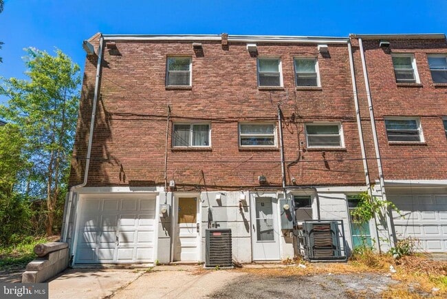Building Photo - 53 Madison Dr